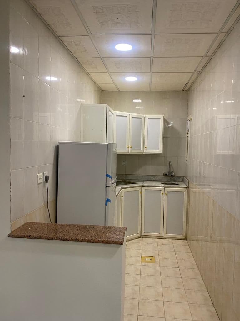 غرفة وحمام ومطبخ — 2